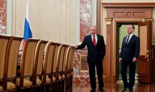 Къде Путин и Медведев посрещат Великден