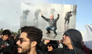 В Тунис осъдиха депутат на осем месеца затвор за критики срещу президента