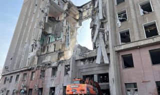 Цивилни загинали при руски обстрел на жилищна сграда в Николаевска област