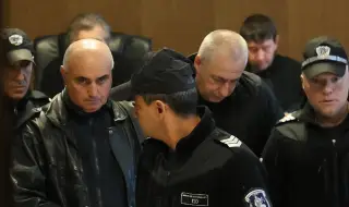 Оставиха в ареста служителите на ДАИ, поискали подкуп от екипа на Роби Уилямс