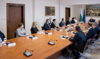 Президентът: „Три морета“ трябва да се утвърди като инструмент за сближаване в Европа