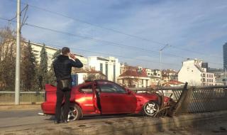 Шофьор без книжка потроши автомобил на бул. &quot;България&quot; в София