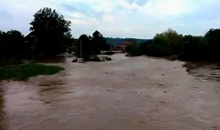 Река Черни Лом преля в село Априлово