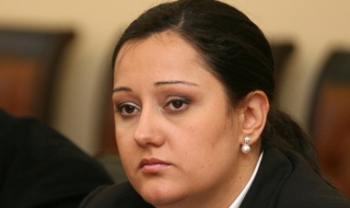 Лиляна Павлова: Освен ленти ще режем и кабели
