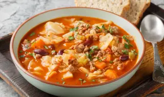 Рецепта на деня: Йота - словенска супа с боб, кисело зеле и пушена наденица