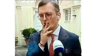 Захарова се присмя на Кулеба, който запали цигара в ефир (ВИДЕО)