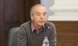 Доц. Мангъров: Здравните власти не знаят какво правят