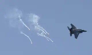 Изтребител vs. балистична ракета! Украйна вдига във въздуха F-16 срещу руски дозвукови крилати ракети и безпилотни самолети