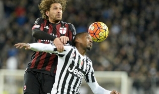 Патрис Евра е недоволен, че е резерва