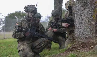 Германия: "Военната служба няма как да е доброволна"