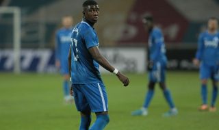 Левски не иска да сваля цената на Найджъл Робърта