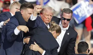 Doctor: Donald Trump's ear wound was caused by a bullet **** Ronny Jackson, Trump's White House doctor, today again rele