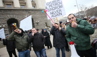 Учените продължават да се бунтуват