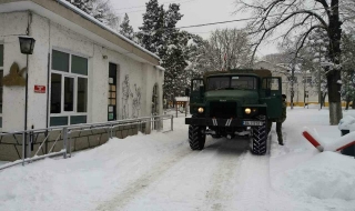 Армията срещу снега