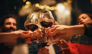 Горещи спорове във Франция: ще забранят ли алкохола през януари