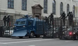 Въоръжени патрули по улиците на Беларус