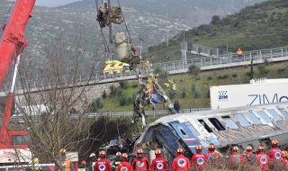 Множество технологични и управленски фактори са предизвикали железопътната катастрофа в Северна Гърция 