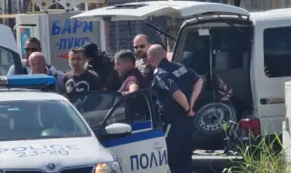 Трима души са задържани в Русе за имотни измами, сред тях и полицай
