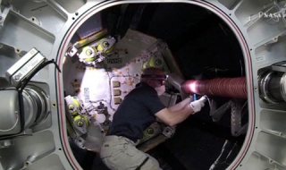 Астронавти посетиха надуваемия модул
