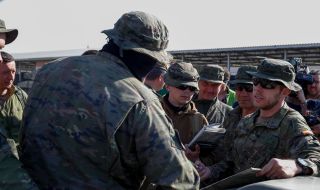 "Периодико": Група от 200 украински войници завърши обучението си в Испания