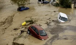 Floods in Valencia claim dozens of victims 