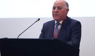 Боян Магдалинчев: Нито един политик не ми се е обаждал