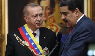 Ердоган към Мадуро: Дръж се, братко! С теб сме!