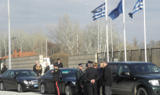 Гръцката полиция не позволи протести да блокират пътя за &quot;Кулата&quot;