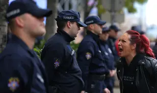 Car plows into student protesters in Belgrade 