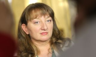 Деница Сачева няма да е предложена за министър