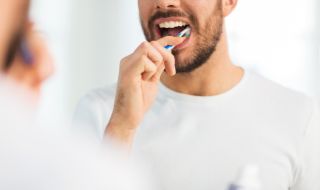 Мийте зъбите всяка вечер, съветват учени