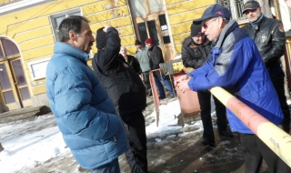Борисов прати Тотю Младенов при стачкуващите миньори и металурзи