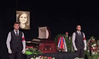 Папата нарече Даря Дугина невинна жертва на войната