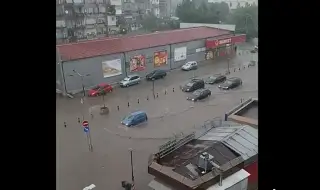 Наводнения в Лом след силен дъжд