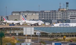 Срещу Макрон! Стачките във Франция пречат на работата на авиокомпаниите