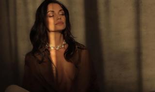 Диляна Попова пак си показа гърдите (СНИМКИ)