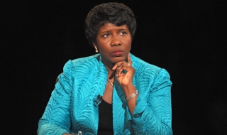 Изтъкнатият журналист на PBS Гуен Ифил почина на 61 г.