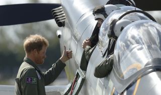 Принц Хари съди британски вестник за клевета