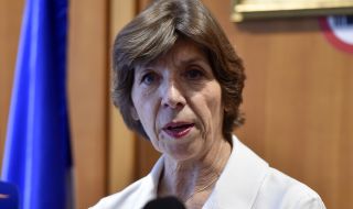 Франция защити Великобритания