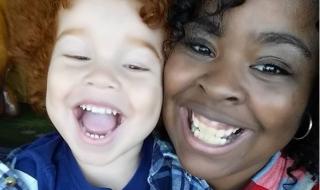 Бяло и рижаво бебе се роди при тъмнокожа двойка, а тестът... (СНИМКИ)