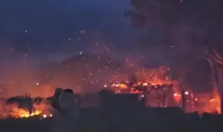 13 пожара гасиха огнеборците от Сливен, 10 вили изгоряха край бургаското село Изворище