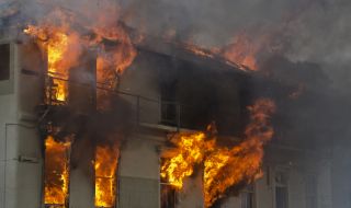 Подпалиха сграда, в която трябва да бъдат настанени бежанци