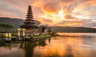 Защо Индонезия си строи нова столица