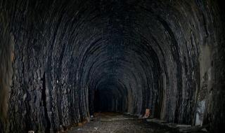 Пловдивският Индиана Джоунс: Тайнствен тунел свързва Родопите с Румъния