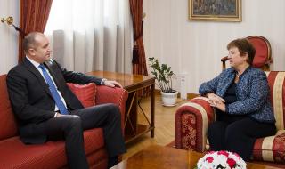Румен Радев разговаря с Кристалина Георгиева