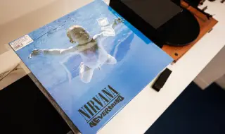 Бебето на Nirvana загуби делото заради снимката на албума Nevermind 