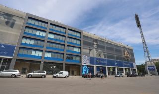 Нови проблеми в Левски - шефовете пак висят с четири заплати на футболистите