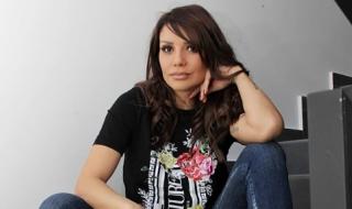 Кали побесня и скочи на...