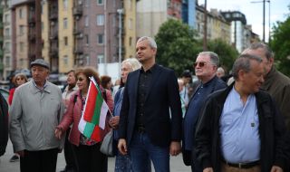 Защо българите в Украйна са гневни на Костадин Костадинов