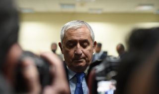 Бившият президент на Гватемала бе осъден за корупция, измама и заговор